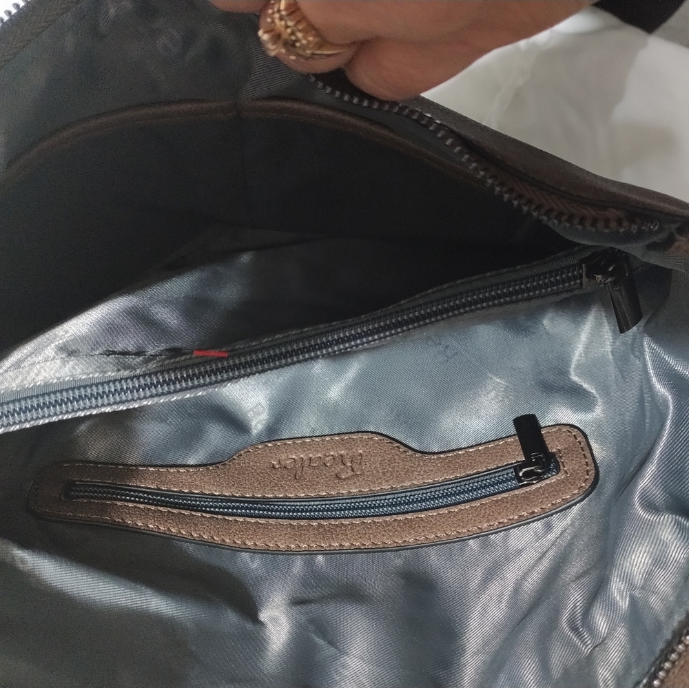 Briefcase - Picture 5 of 9
